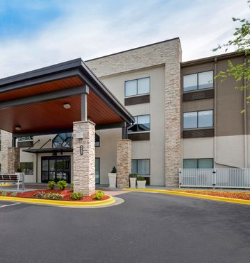Holiday Inn Express & Suites Raleigh NE
