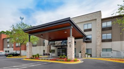Holiday Inn Express & Suites Raleigh NE