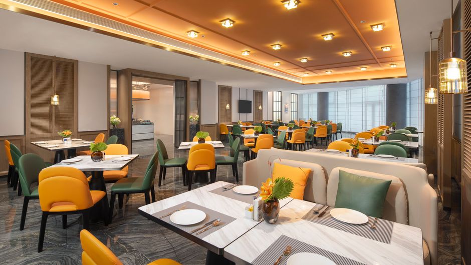 Hampton Inn May Fourth Square Restaurant