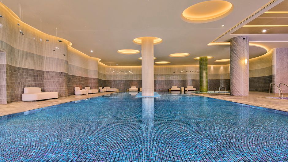 Secan Hotel Qingdao, Curio Collection by Pool