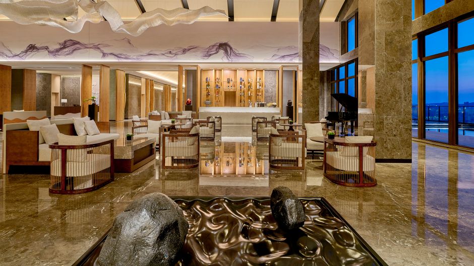 Secan Hotel Qingdao, Curio Collection by Lobby
