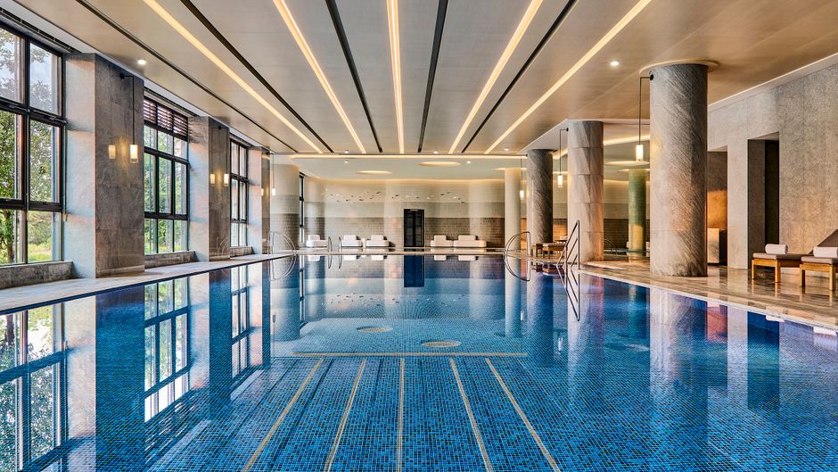 Secan Hotel Qingdao, Curio Collection by Pool