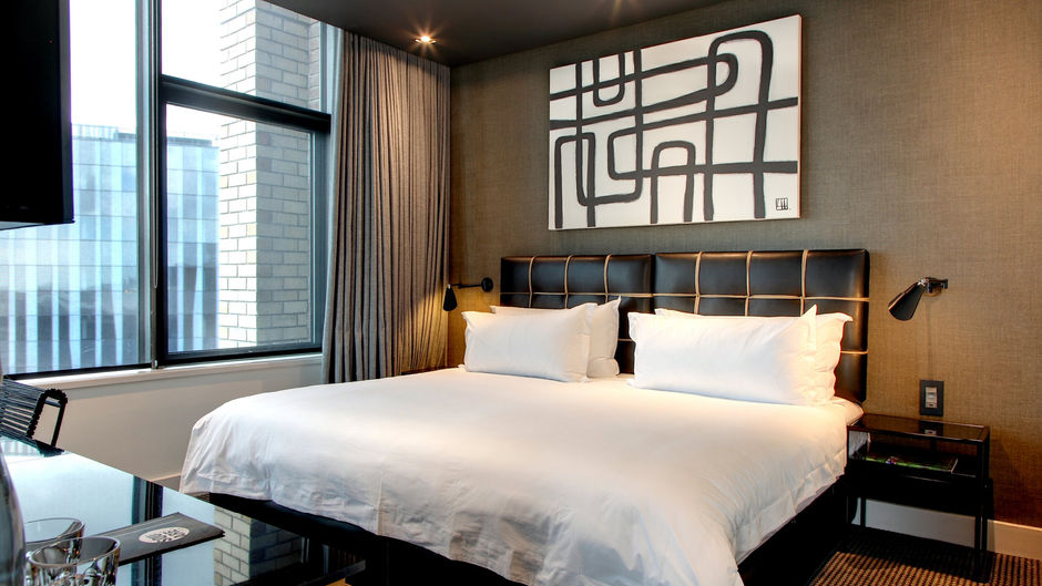 Century City Hotel Urban Square Room