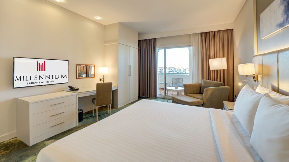 Copthorne Lakeview Hotel Green Community Room