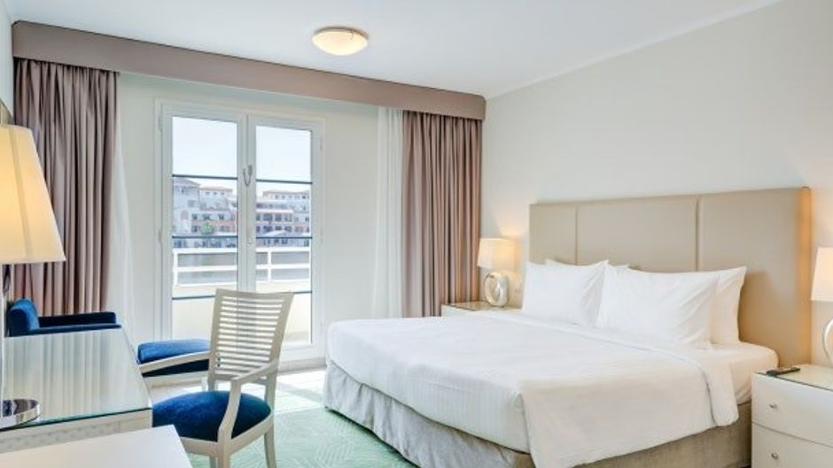 Copthorne Lakeview Hotel Green Community Room