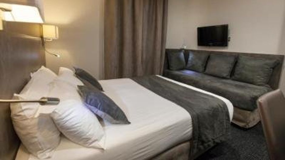 Paris Italie Hotel Room