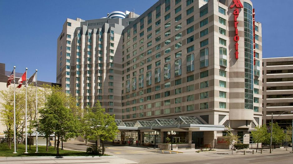 Marriott Downtown at CF Toronto Eaton Centre Exterior