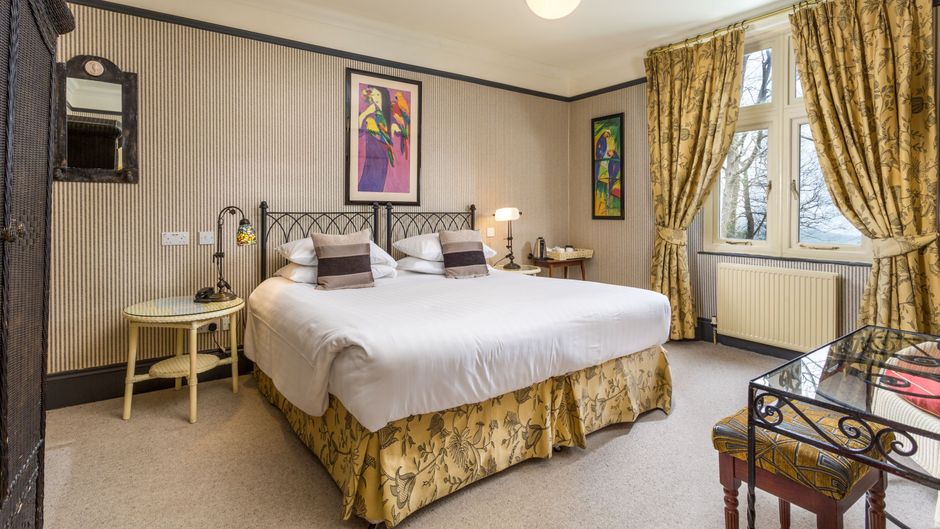 Orestone Manor Hotel & Restaurant Room