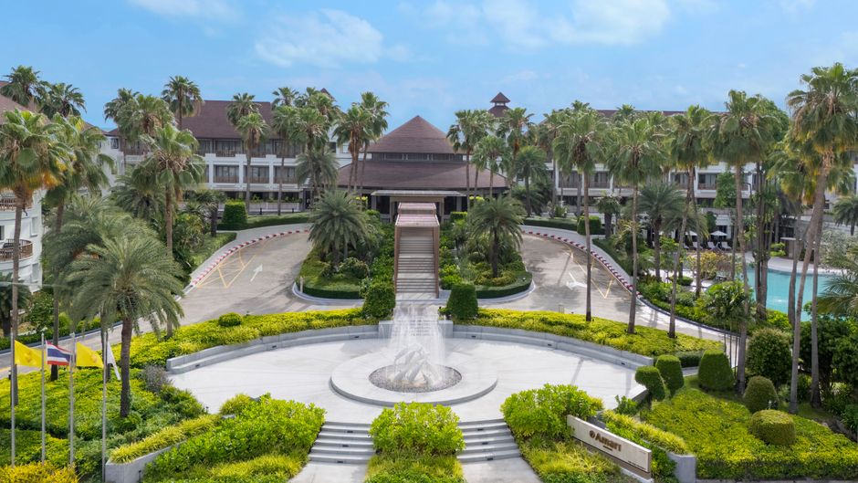 The Tide Resort Exterior