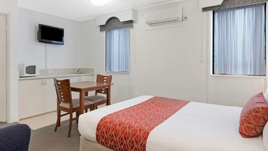 Warrnambool Central Court Suite