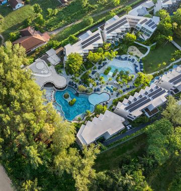 Le Meridien Phuket Mai Khao Beach Resort