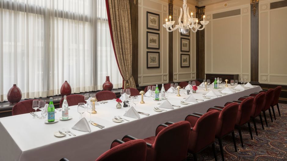 Hotel Des Indes Meeting