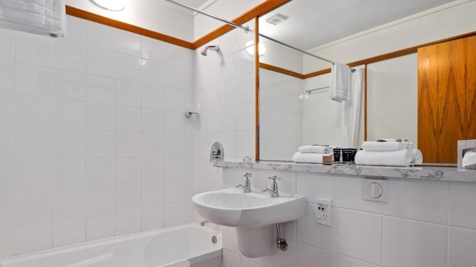 The Marlborough Riverside Hotel Room