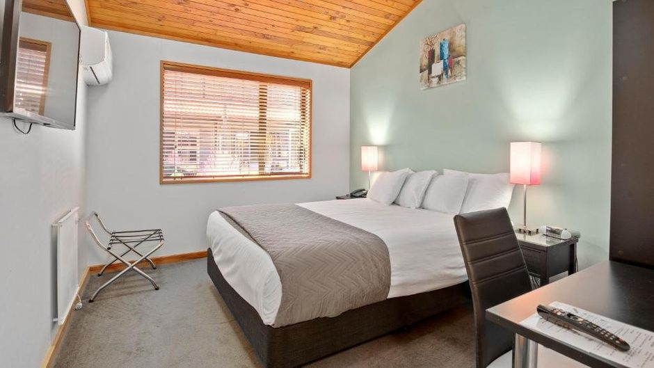 The Marlborough Riverside Hotel Room