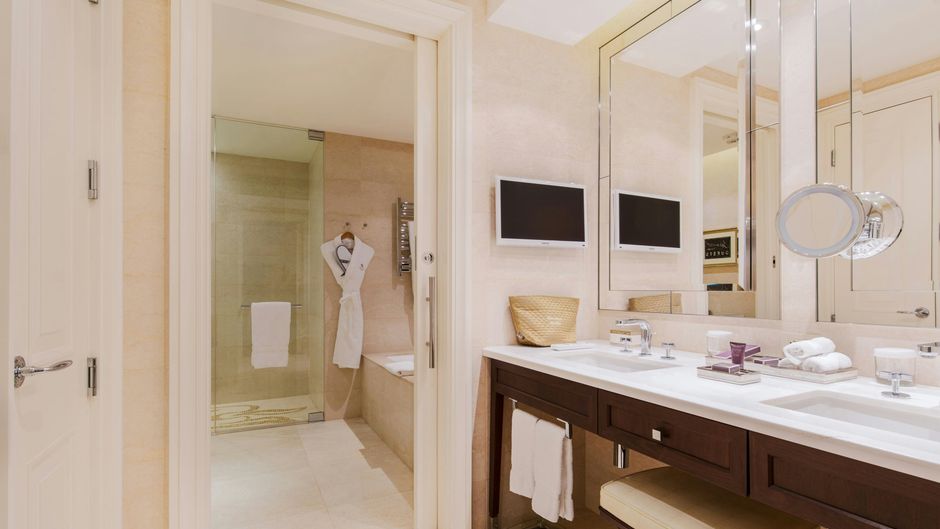 The Ritz-Carlton Montreal Room