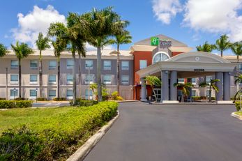 Holiday Inn Express Hotel & Suites