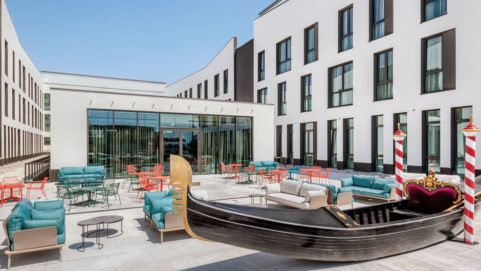 Hampton by Hilton Venice Exterior