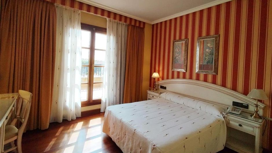 Hotel Conde Ansurez Room
