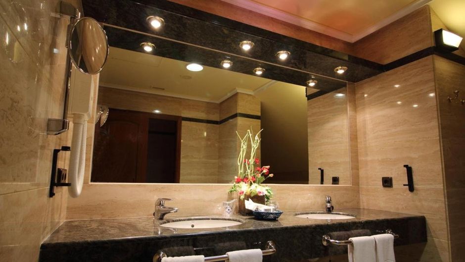 Hotel Conde Ansurez Room