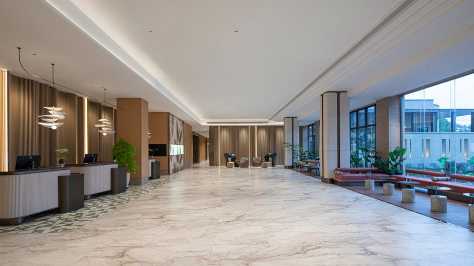 Hilton Garden Inn Zhangjiajie Tianmen Mt Lobby