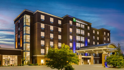 Holiday Inn Express & Suites Cold Lake