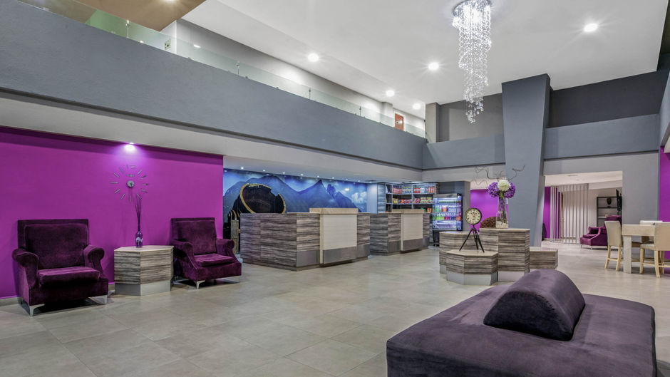 CHN Hotel Monterrey Centro Lobby