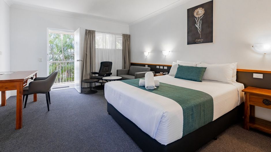 Emerald Maraboon Motor Inn Room