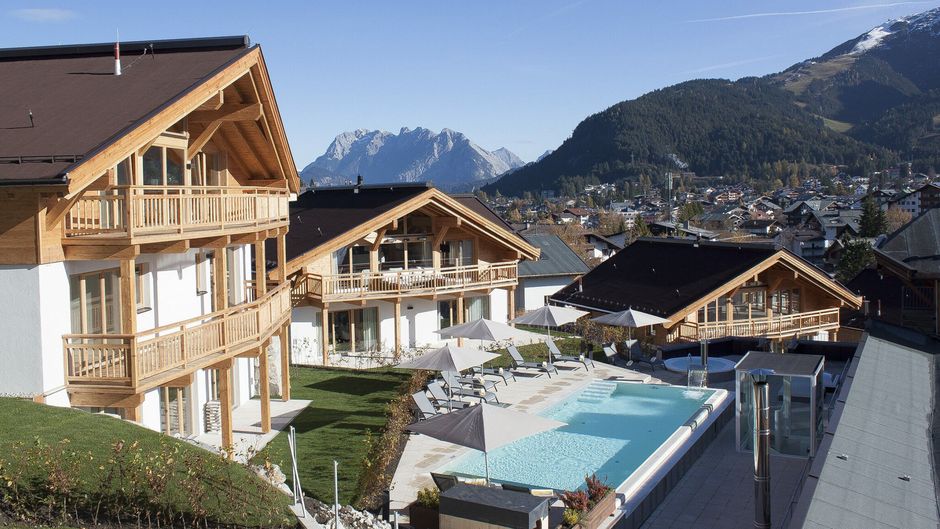 Mountains St Peter Hotel Exterior