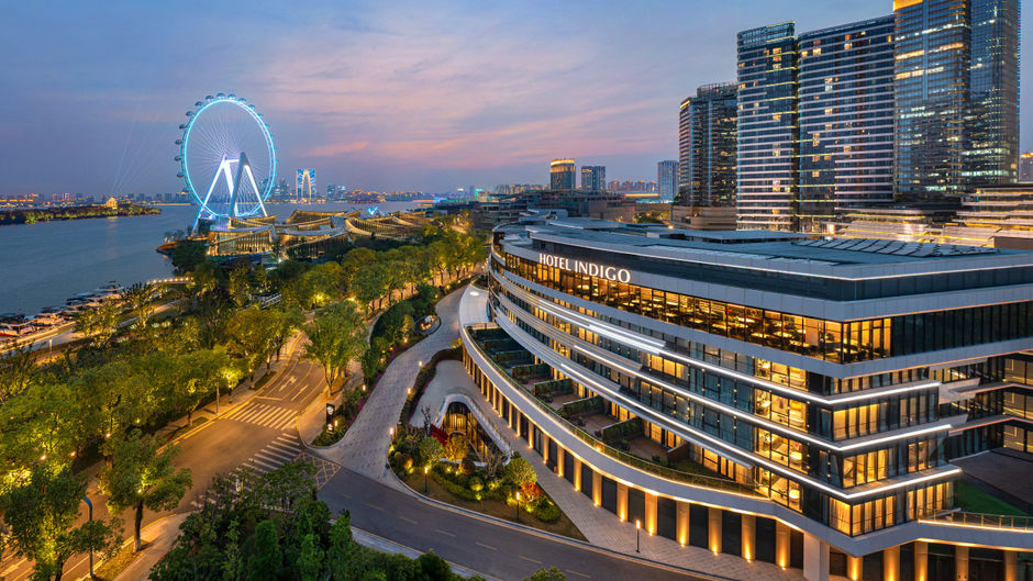 Hotel Indigo Jinji Lake Exterior