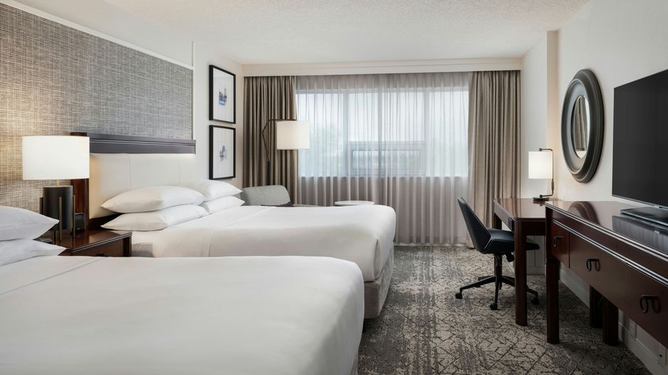 Sheraton Cavalier Calgary Hotel Room