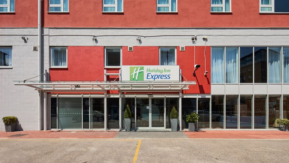 Holiday Inn Express London - Limehouse Exterior