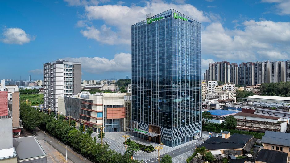 Holiday Inn Exp Sanshui Exterior