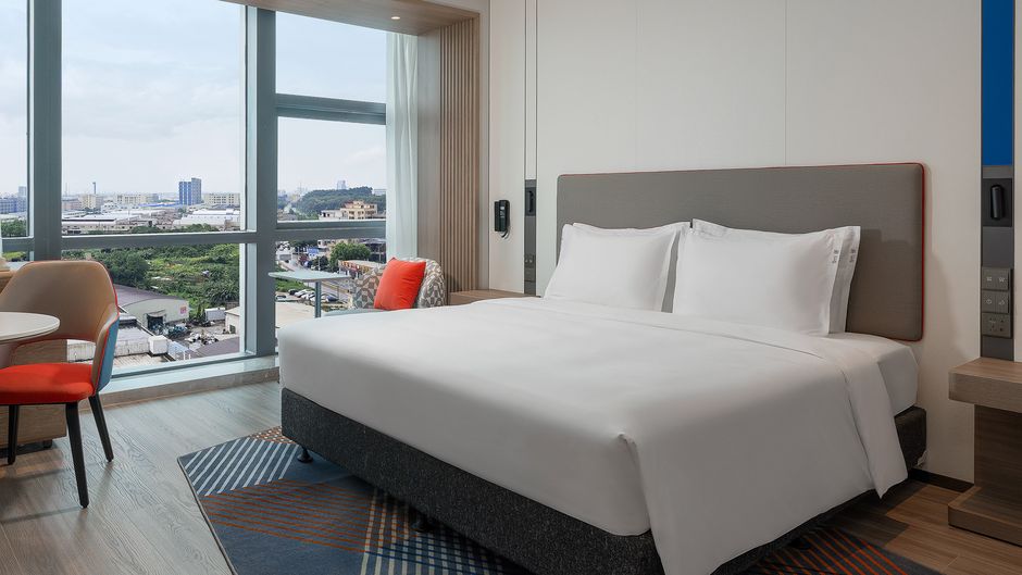 Holiday Inn Exp Sanshui Room