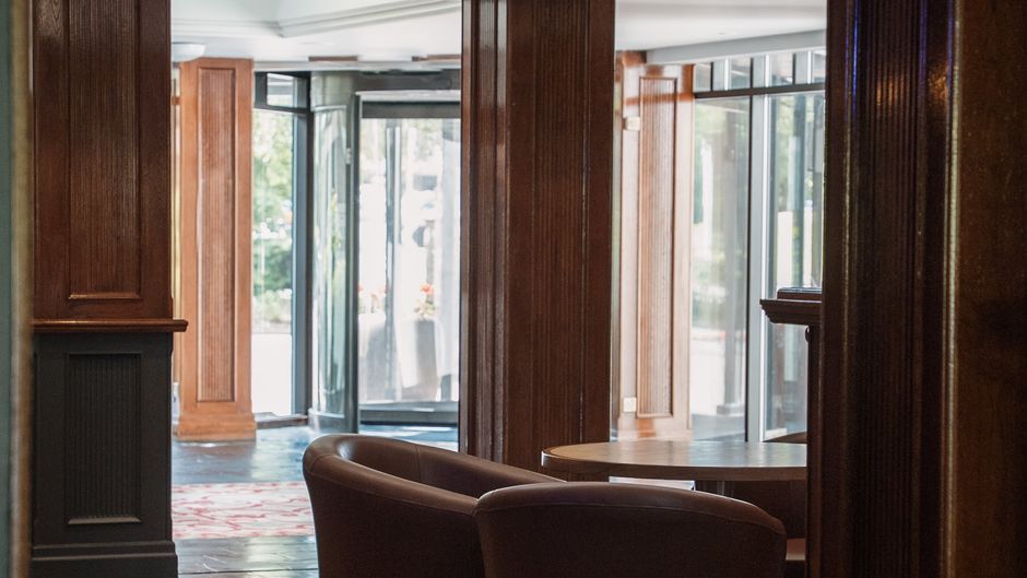 Copthorne Hotel Cardiff Lobby