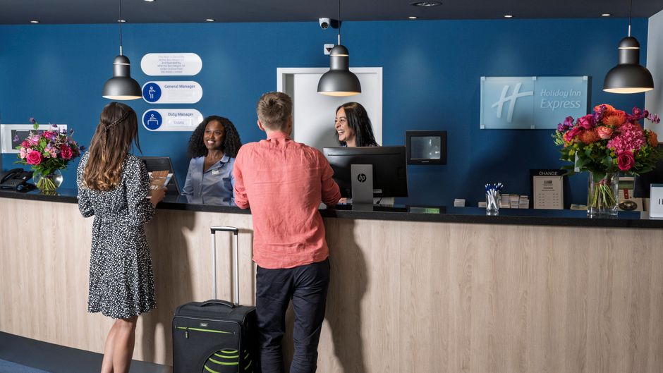 Holiday Inn Express Geneva Airport Exterior