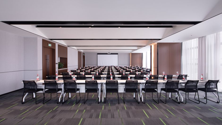 Hampton Inn URC Exhibition Center Meeting