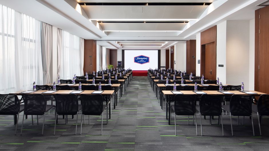 Hampton by Hilton West Railway Station Meeting
