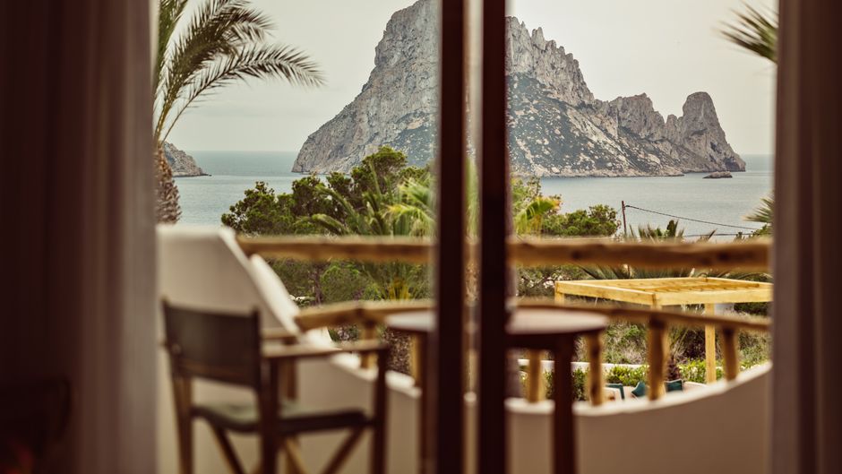 Petunia Ibiza Room