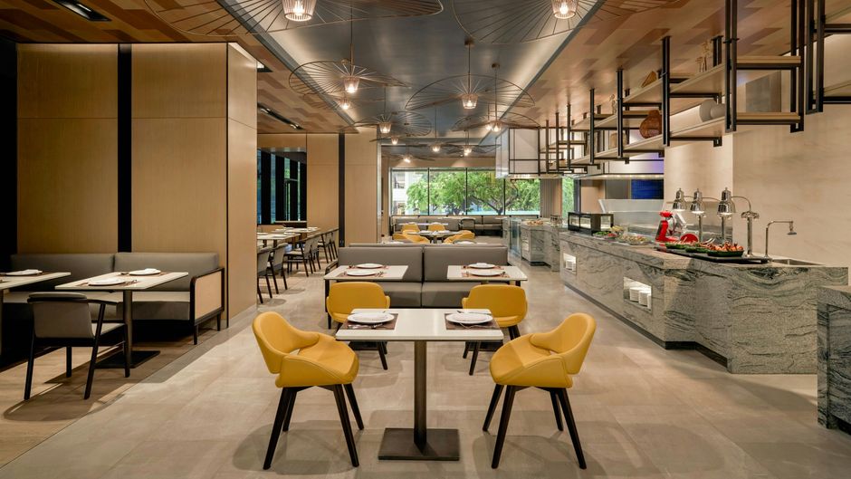 Courtyard by Marriott Danang Han River Restaurant
