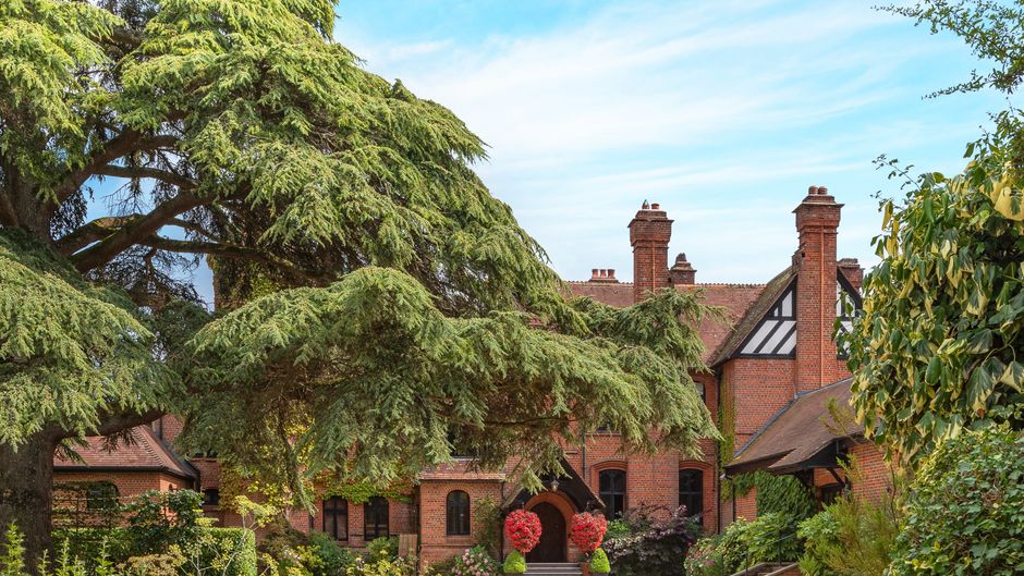 Careys Manor Hotel Exterior