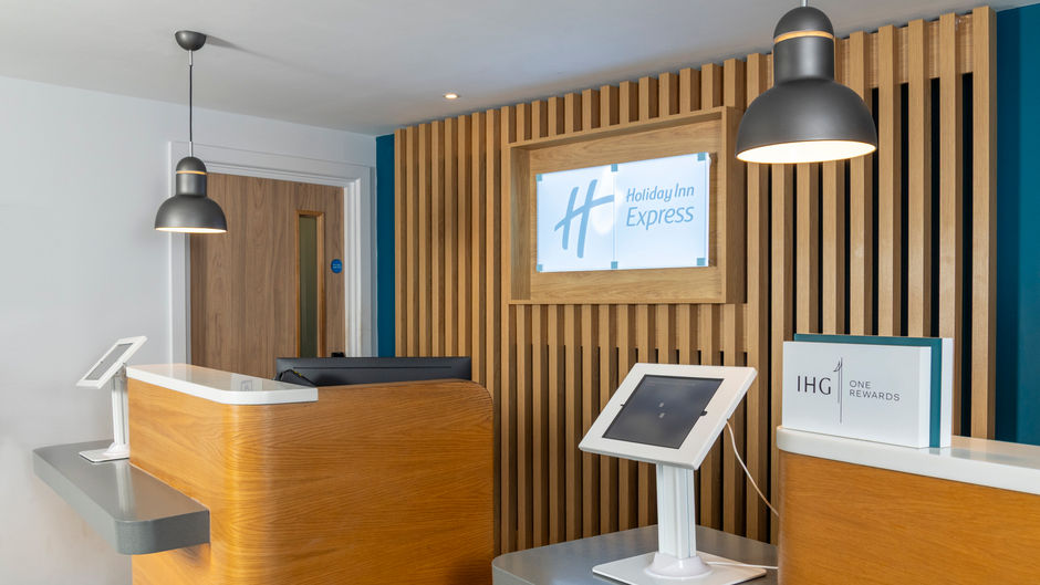 Holiday Inn Express Exeter-City Centre Exterior
