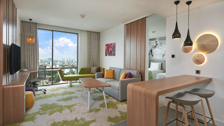 Holiday Inn & Suites Saigon Airport Suite