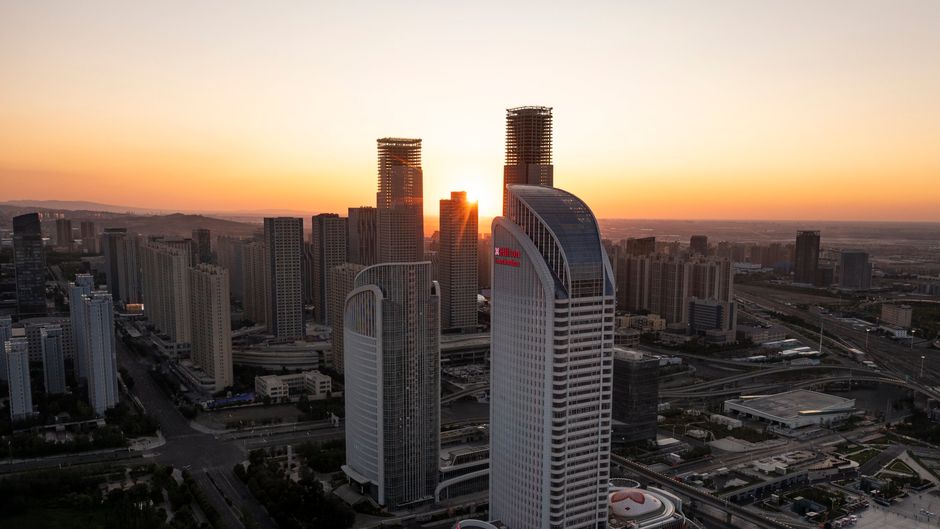 Hilton Garden Inn Urumqi Station Exterior