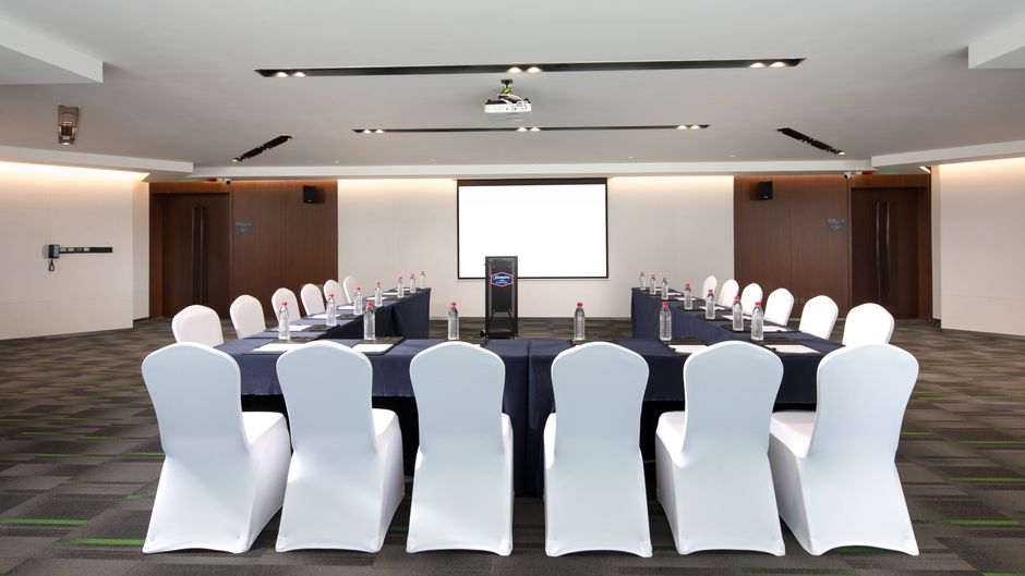 Hampton Xianyang Stadium Meeting