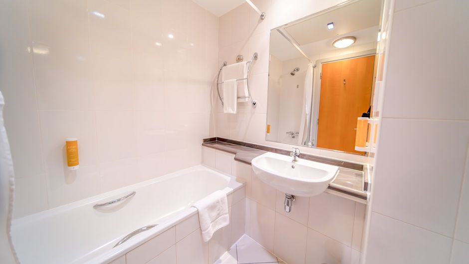 Premier Inn Abu Dhabi Intl Airport Hotel Room