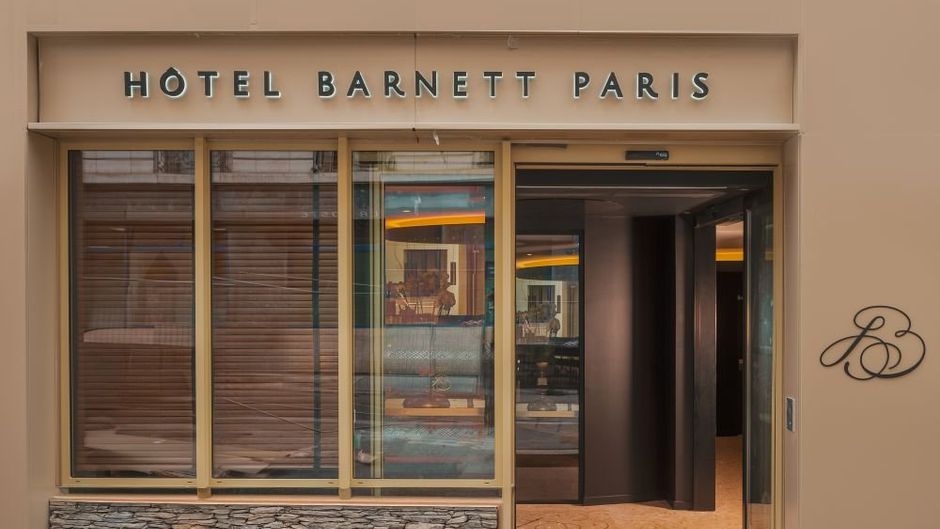 HOTEL BARNETT Exterior