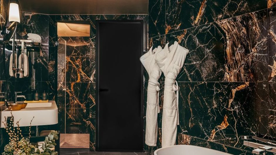 HOTEL BARNETT Room
