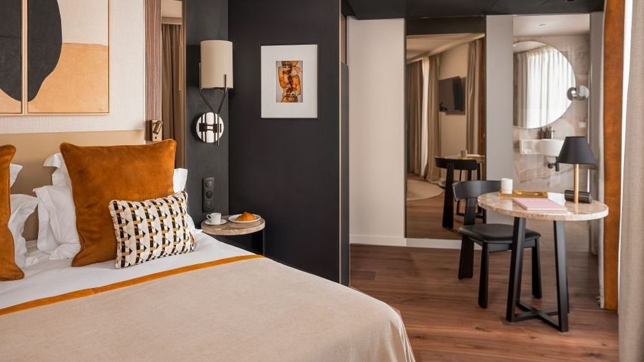 HOTEL BARNETT Room