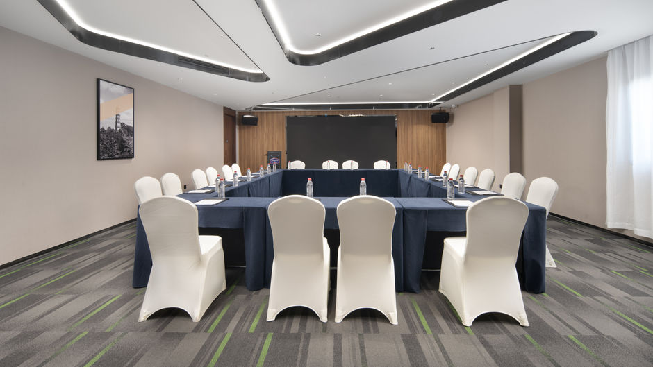 Hampton Jiujiang Changhong Ave Meeting