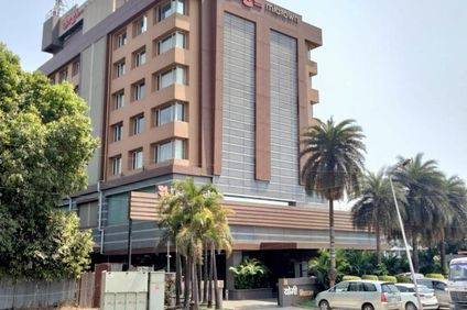 Yogi Midtown Hotel